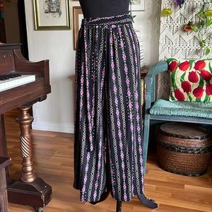 Wide leg pants